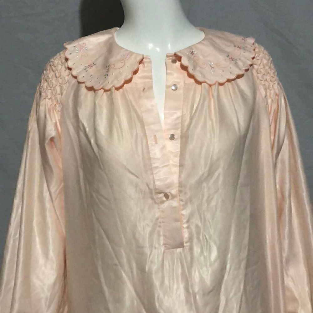 Barbizon Night Gown - Picture 2 of 8